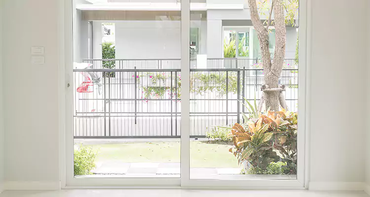 Balcony Screen Door Repair in Ferry Pass, FL