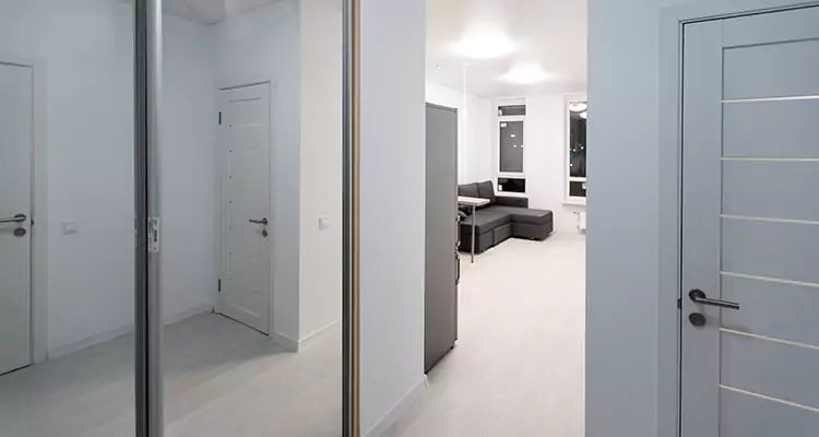 Modern Mirrored Closet Doors Repair in Ferry Pass, FL