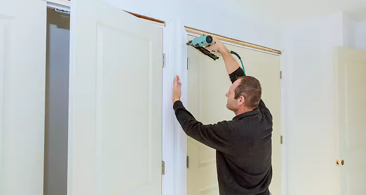 Top Rated Door Fixing ServiceFixing Garage Door Track in Ferry Pass, FL